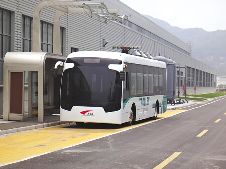 寧波市首輛無軌電車露出真容 甬企搶灘新能源汽車商機(jī) 寧波市首輛無軌電車露出真容 甬企搶灘新能源汽車商機(jī)