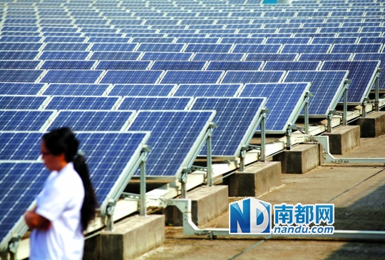 天寶集團廠區建起的光伏屋頂電站，年發電量為164 .09萬度，用來給企業供電