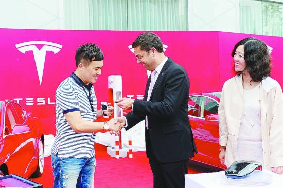 特斯拉:做“純電動(dòng)信徒” 為中國政策吶喊 特斯拉:做“純電動(dòng)信徒” 為中國政策吶喊