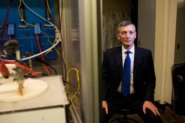 新型液態金屬電池：可再生能源能量存儲新突破