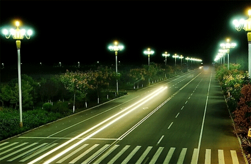 北京建路燈充電樁為電動汽車充電 慢充與快充結(jié)合