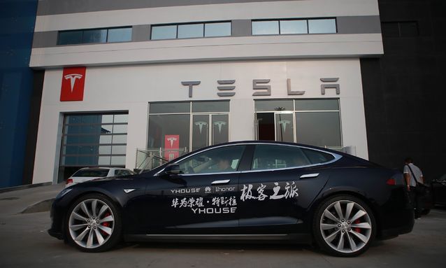 從牽手特斯拉看華為榮耀手機移動生活布局