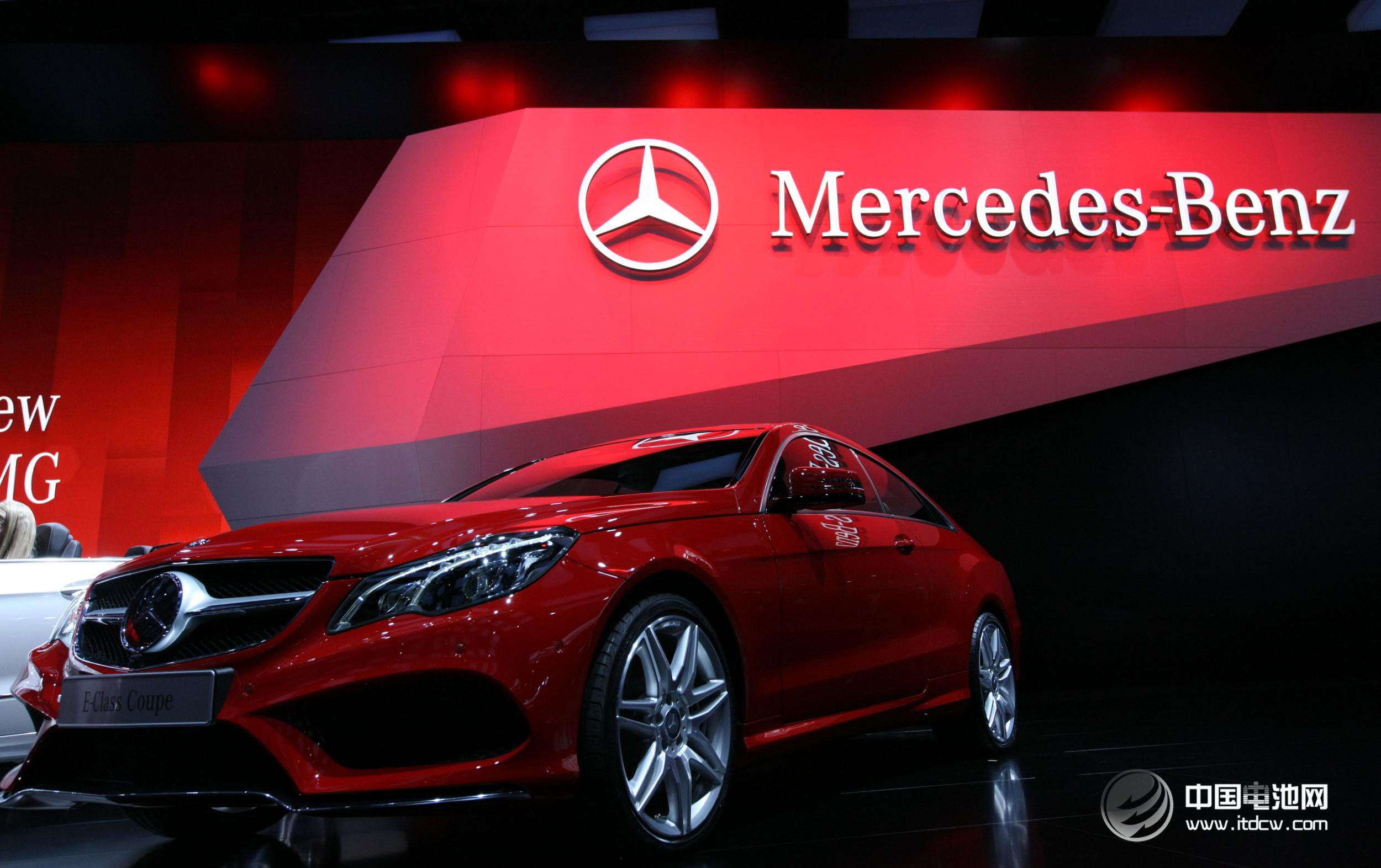 如何看待奔馳全系插電混動化 形勢所迫? 如何看待奔馳全系插電混動化 形勢所迫?