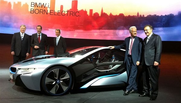 寶馬、凱迪拉克、特斯拉推出電動車升級版 銷量持續(xù)上升