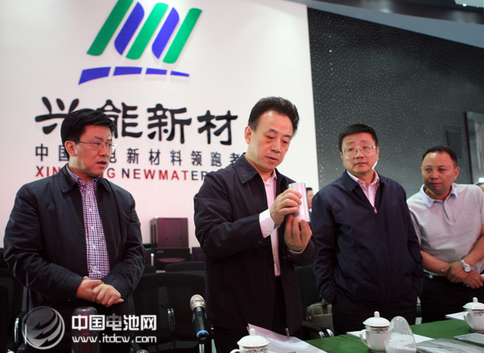 汽車行業業績整體黯淡 新能源成唯一亮點 汽車行業業績整體黯淡 新能源成唯一亮點