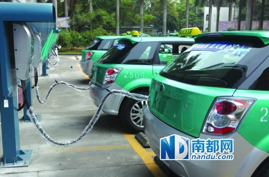 珠海首批純電動的士上路 到明年上半年將投400輛 珠海首批純電動的士上路 到明年上半年將投400輛
