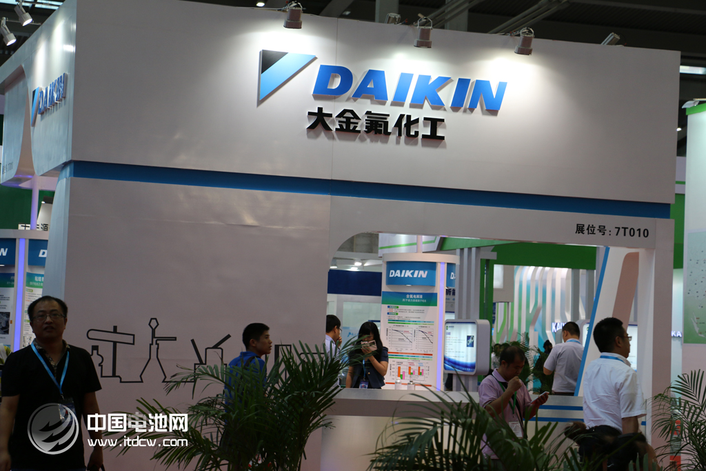 發展新能源汽車 讓市場選擇合適的技術路線