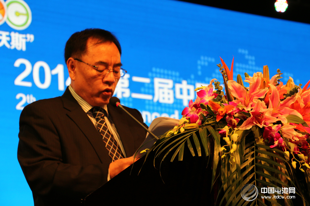 第二屆鋰電“達沃斯”論壇學術委員會主席、北京大學教授其魯 第二屆鋰電“達沃斯”論壇學術委員會主席、北京大學教授其魯