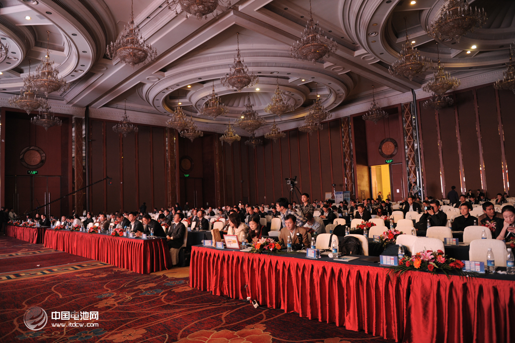 【精彩瞬間】第二屆鋰電“達沃斯”論壇上年度人物頒獎