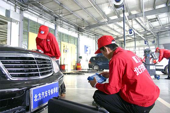 EV、PHEV路線之辯何時休?政府尚未明確答復 EV、PHEV路線之辯何時休?政府尚未明確答復