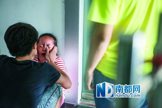 深圳龍華公安分局查出充電寶窩點 六塊電池三塊裝泥沙 深圳龍華公安分局查出充電寶窩點 六塊電池三塊裝泥沙