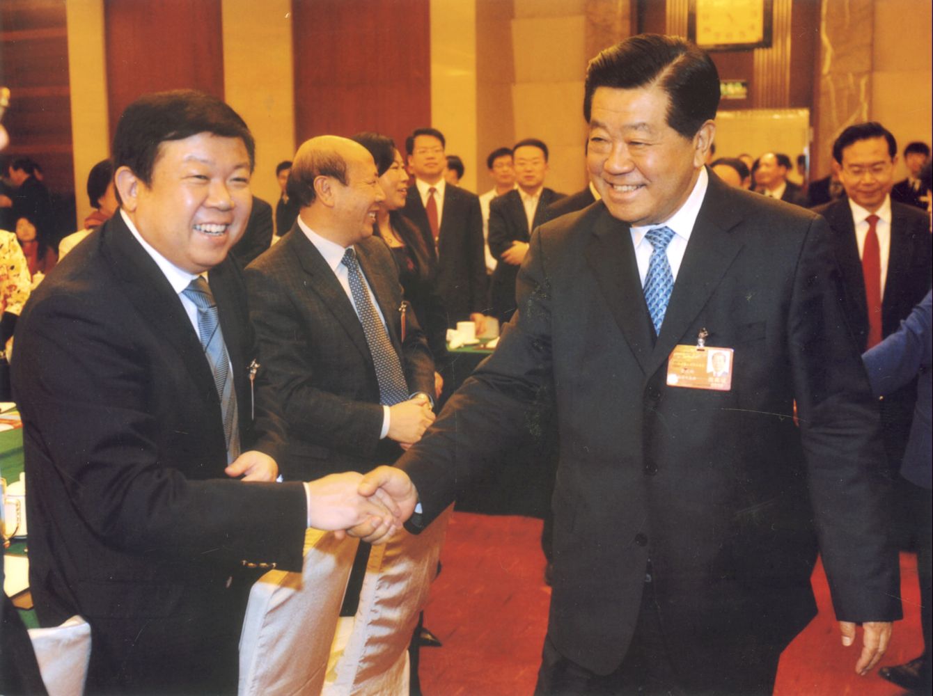 背負(fù)巨額欠款 諱言董事長(zhǎng)成老賴 眾和股份定增存疑 背負(fù)巨額欠款 諱言董事長(zhǎng)成老賴 眾和股份定增存疑