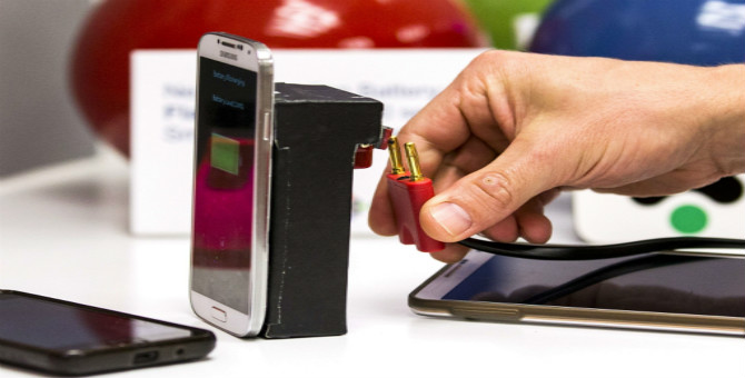 3分鐘為電動汽車充滿電 以色列推出納米點(diǎn)電池新技術(shù) 3分鐘為電動汽車充滿電 以色列推出納米點(diǎn)電池新技術(shù)