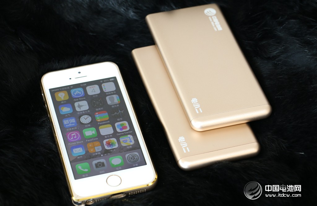 愛了,就不要釋手!電小二鋒6移動電源到手 愛了,就不要釋手!電小二鋒6移動電源到手