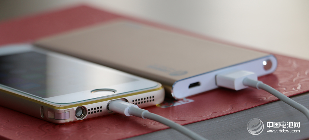 愛了,就不要釋手!電小二鋒6移動電源到手 愛了,就不要釋手!電小二鋒6移動電源到手