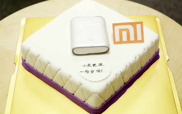 小米10400mAh 銀色版移動電源破千萬？ 推一周年紀念版