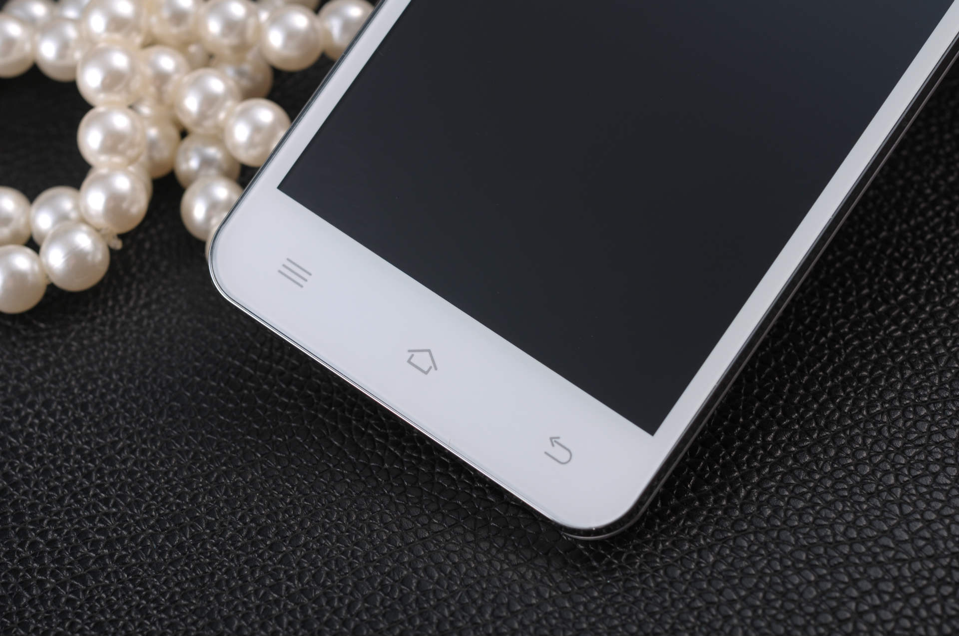 2014中國智能手機產業白皮書發布 智能化達92%