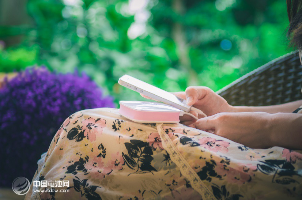 令狐PR007移動電源