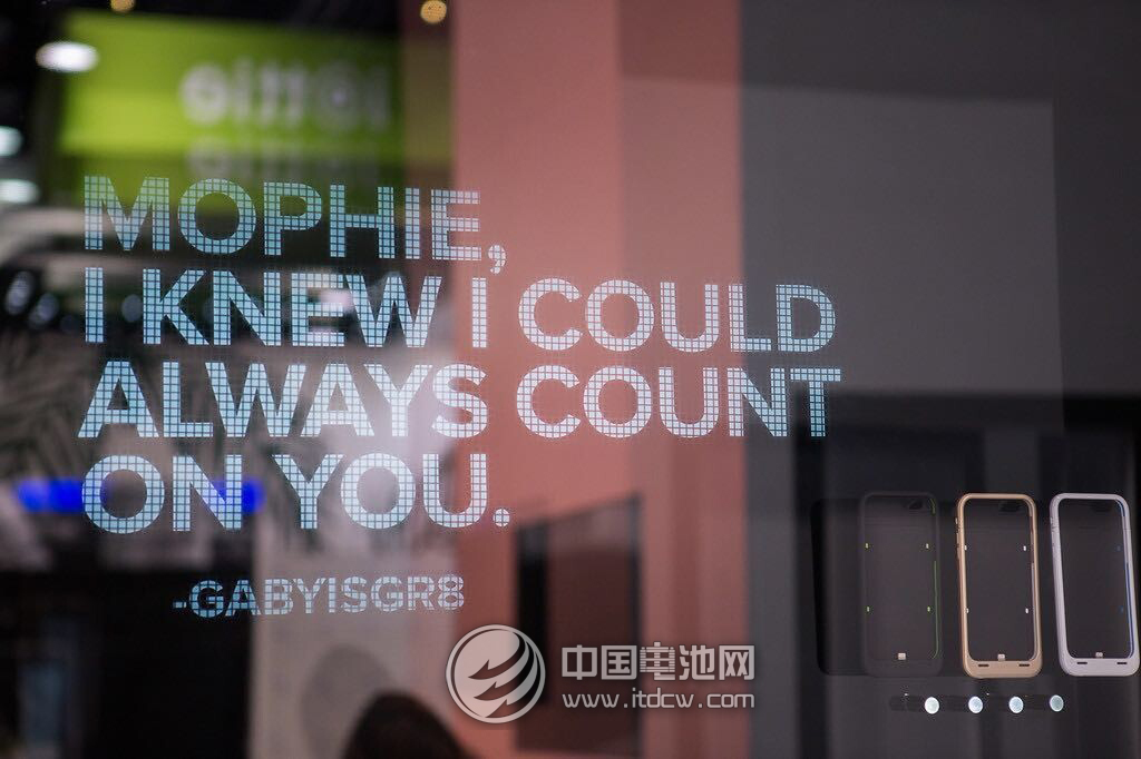 美國Mophie驚艷2015 CES  發布多款移動電源新品