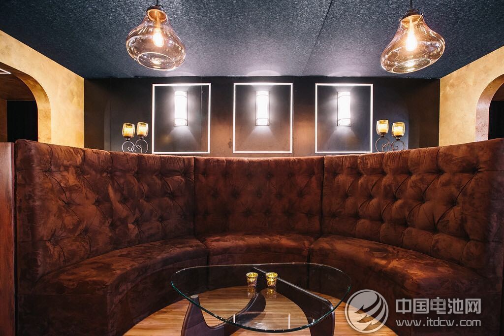 美國Mophie驚艷2015 CES  發布多款移動電源新品