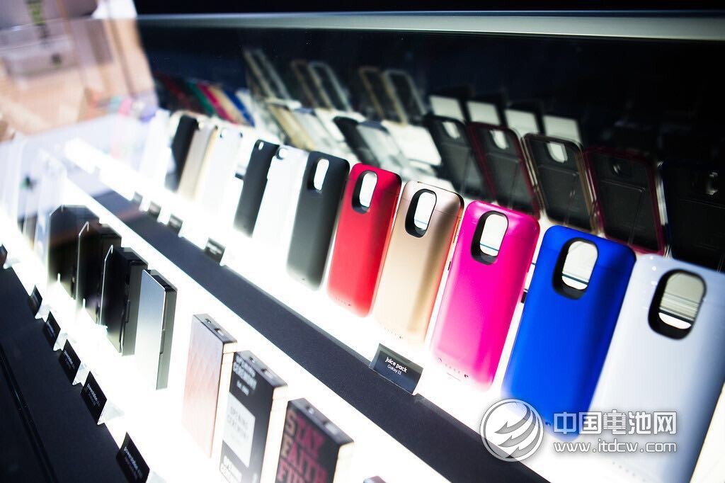 美國Mophie驚艷2015 CES  發布多款移動電源新品