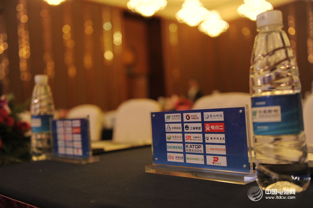 2014年新能源車累計生產8.39萬輛 同比增長近4倍 2014年新能源車累計生產8.39萬輛 同比增長近4倍