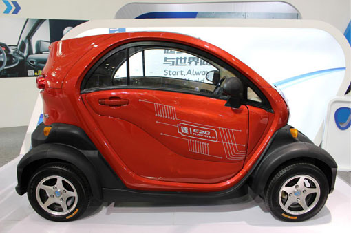 微米電動(dòng)汽車搶眼山東車展 E28車型顛覆傳統(tǒng)工藝