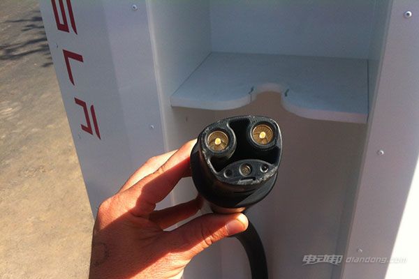 寶馬大眾聯(lián)手在美建快充網(wǎng)絡(luò) 向所有用戶(hù)開(kāi)放使用