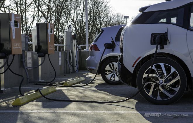 寶馬大眾聯手在美建快充網絡 向所有用戶開放使用 寶馬大眾聯手在美建快充網絡 向所有用戶開放使用