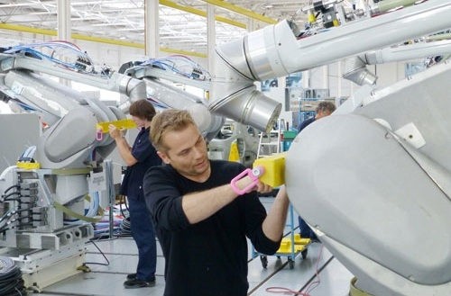 特斯拉欲建超級工廠 開出了史上最大機器人訂單 特斯拉欲建超級工廠 開出了史上最大機器人訂單