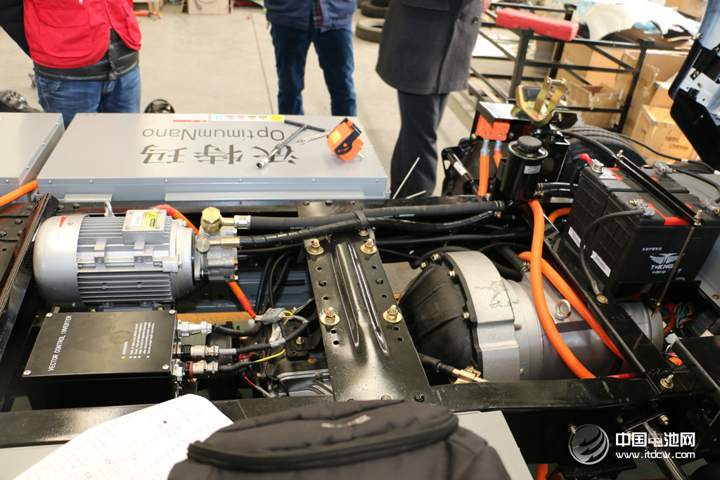 激辯低速電動(dòng)車:有關(guān)部委與地方政府態(tài)度不一 激辯低速電動(dòng)車:有關(guān)部委與地方政府態(tài)度不一