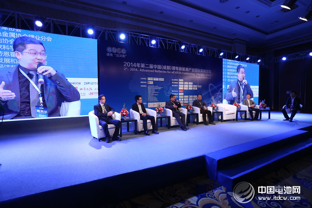 新能源汽車產(chǎn)業(yè)日漸成長(zhǎng) 2015年或?qū)⒈l(fā) 新能源汽車產(chǎn)業(yè)日漸成長(zhǎng) 2015年或?qū)⒈l(fā)