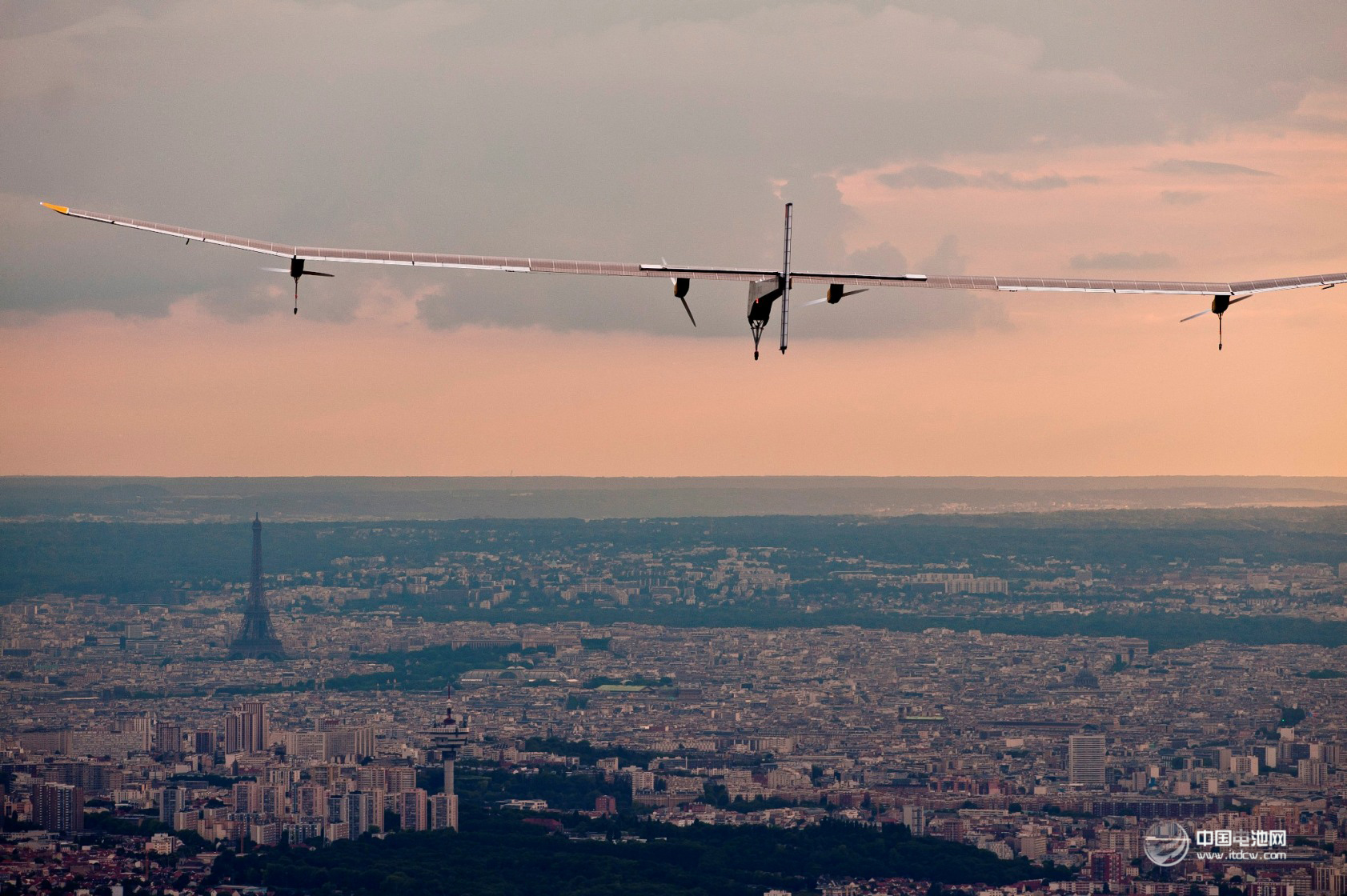 太陽(yáng)能飛機(jī)下周開啟為期5個(gè)月航行 首架環(huán)球航行 太陽(yáng)能飛機(jī)下周開啟為期5個(gè)月航行 首架環(huán)球航行