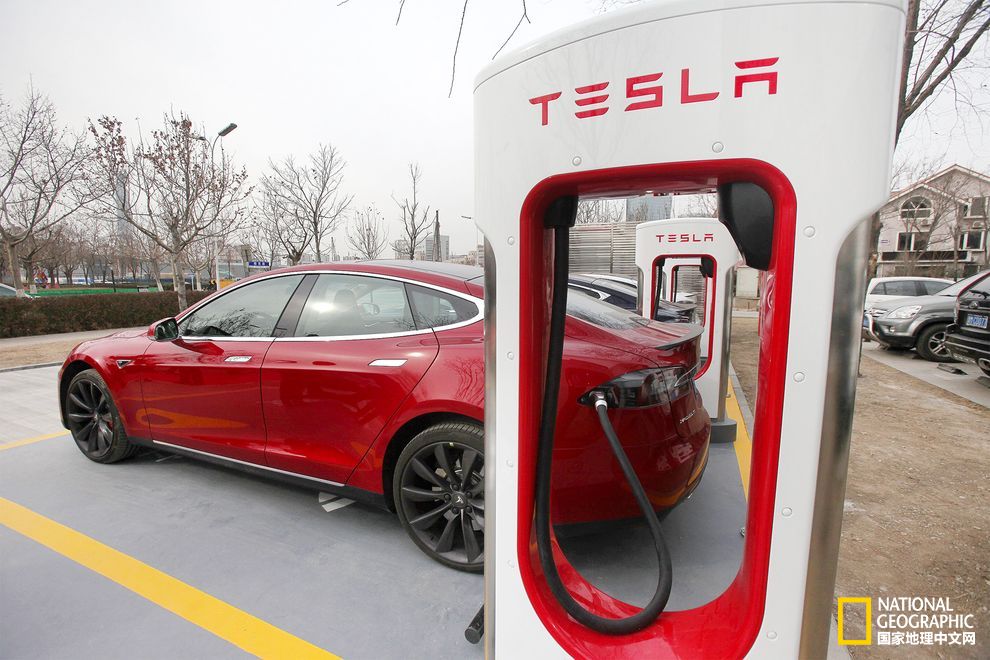 國家地理中文網:美國能贏得這場超級電池之爭嗎? 國家地理中文網:美國能贏得這場超級電池之爭嗎?