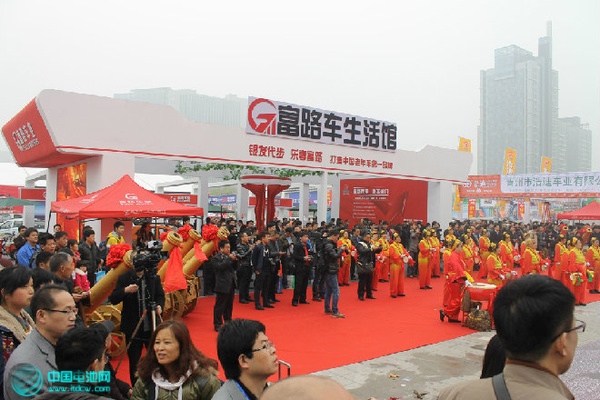陸付軍:將在全國投建100余家富路車生活館 陸付軍:將在全國投建100余家富路車生活館