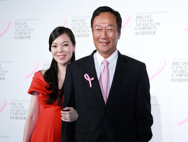 鴻海精密董事長郭臺銘和妻子曾馨瑩 鴻海精密董事長郭臺銘和妻子曾馨瑩