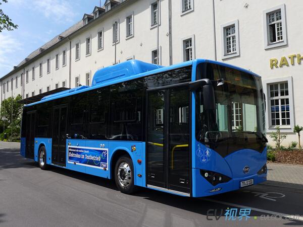 再傳綠色夢想 比亞迪純電動大巴駛入德國歷史古城 再傳綠色夢想 比亞迪純電動大巴駛入德國歷史古城