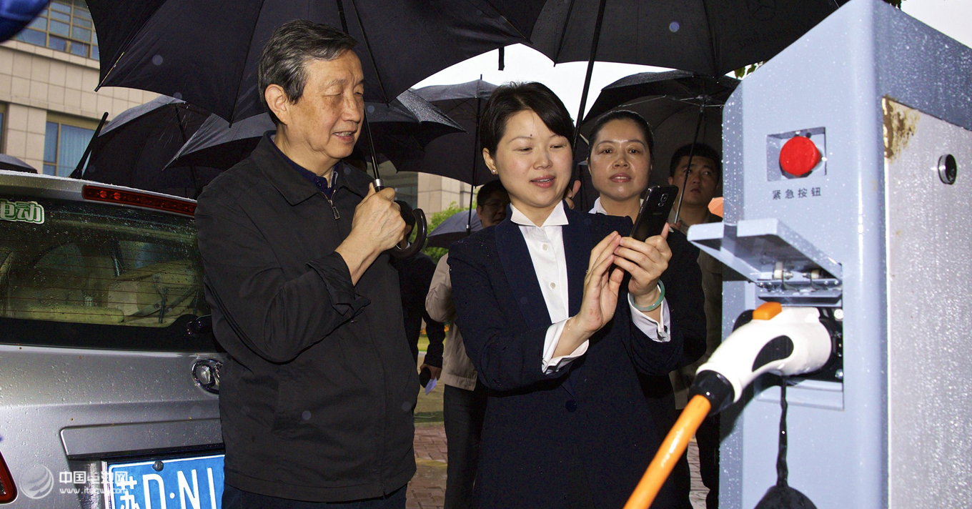 馬凱副總理江蘇常州調研：新能源車充電設施適度超前