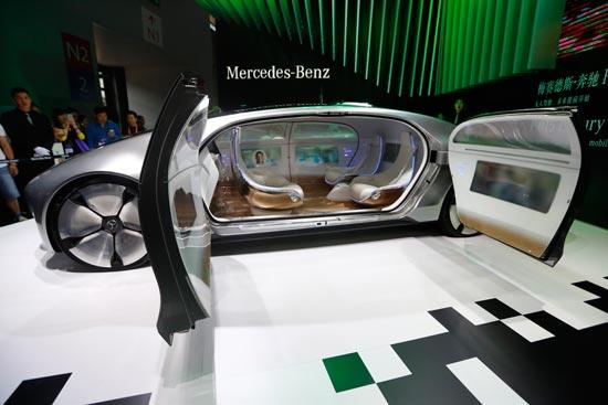 未來汽車世界三足鼎立 動力電池企業或占一席之地 未來汽車世界三足鼎立 動力電池企業或占一席之地