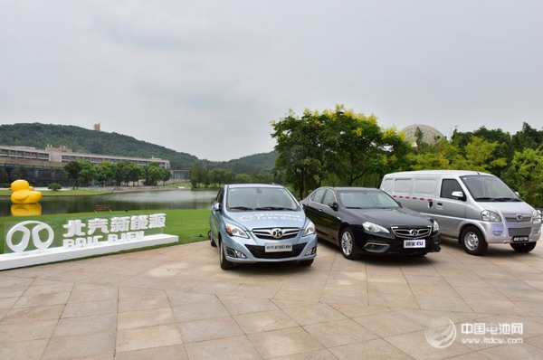 新能源電動車?yán)迷佻F(xiàn)  實(shí)力微型電動車企業(yè)見到曙光