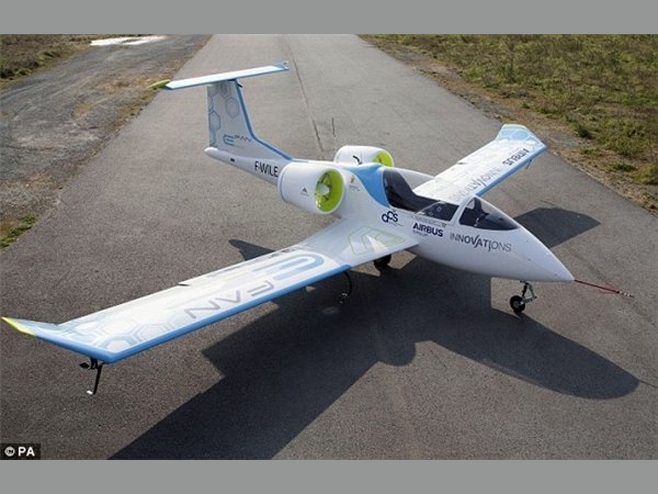 純電動飛機起飛了!“空中特斯拉”純電動飛機亮相 純電動飛機起飛了!“空中特斯拉”純電動飛機亮相