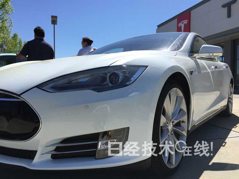 親身感受特斯拉的“車非車,而是計算機” 親身感受特斯拉的“車非車,而是計算機”