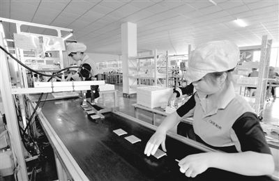 關鍵產品嚴重依賴進口 我國電子材料產業亟待升級 關鍵產品嚴重依賴進口 我國電子材料產業亟待升級