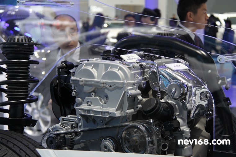 一步之遙 電動汽車離智能最近 一步之遙 電動汽車離智能最近