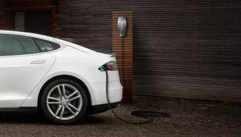 馬斯克承諾：超級充電站對特斯拉車主永久免費 