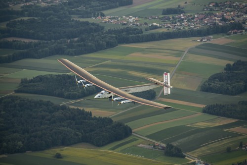 瑞士陽光動力號電池受損 將滯留夏威夷至2016年 瑞士陽光動力號電池受損 將滯留夏威夷至2016年