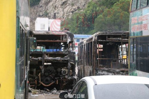 廈門11輛公交車自燃被燒毀 金龍電氣混合動力受牽連 廈門11輛公交車自燃被燒毀 金龍電氣混合動力受牽連