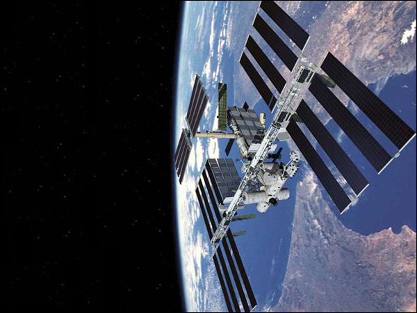 俄"聯盟號"飛船用一塊太陽能電池即可安全飛行 俄"聯盟號"飛船用一塊太陽能電池即可安全飛行