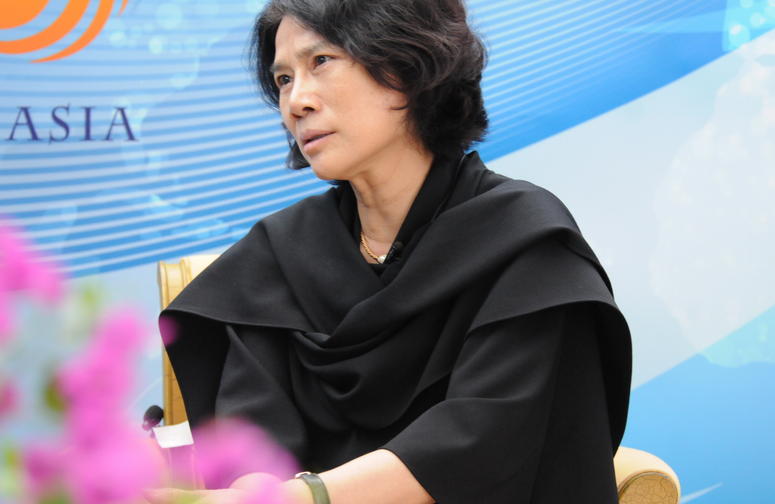 三問董明珠:格力手機(jī)的鬧劇要如何收場? 三問董明珠:格力手機(jī)的鬧劇要如何收場?