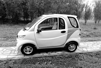 老年代步車無國標無牌照無監管 “裸奔”何時終結? 老年代步車無國標無牌照無監管 “裸奔”何時終結?